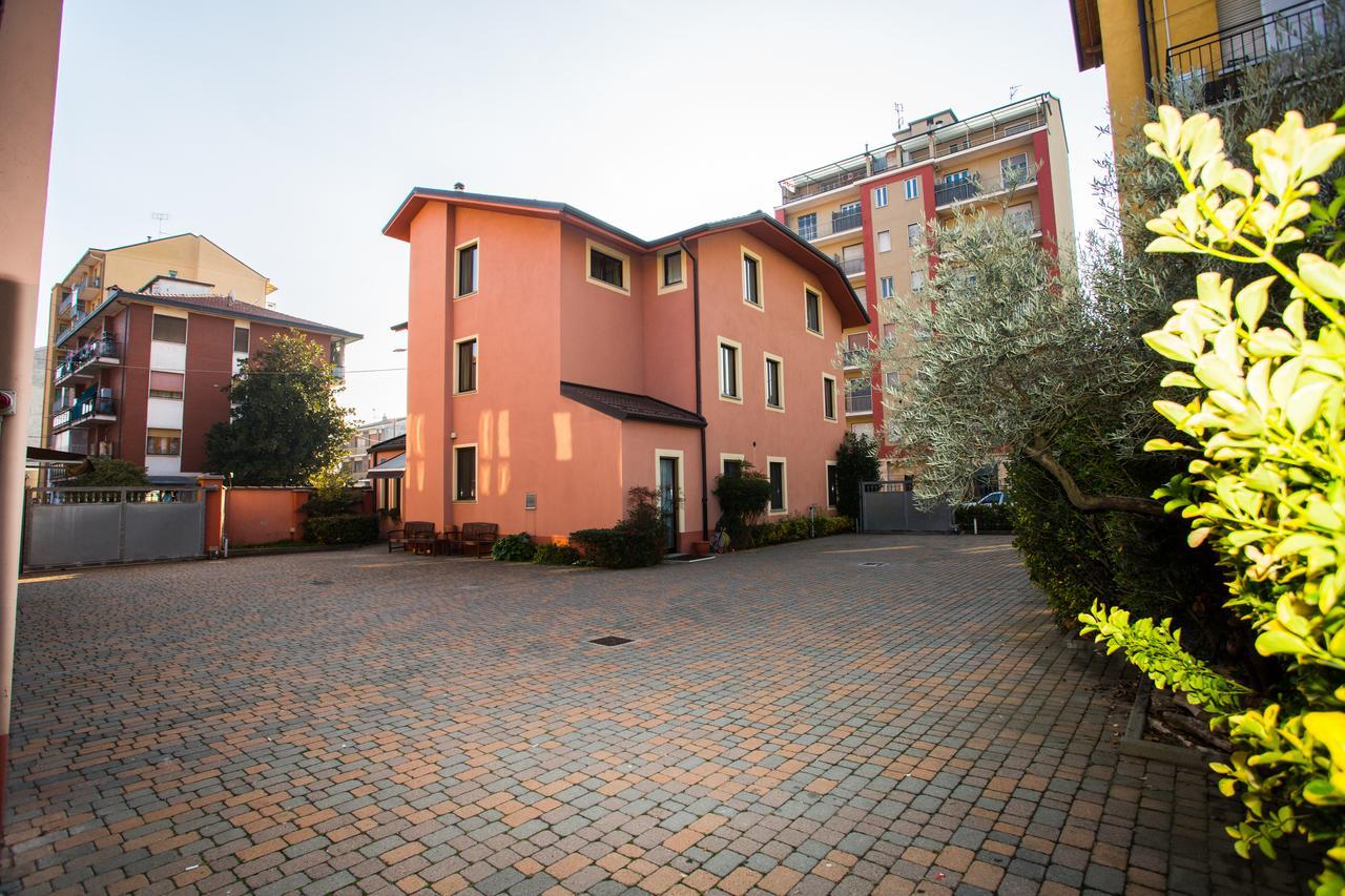 Hotel Fortyfive Chivasso Exterior foto